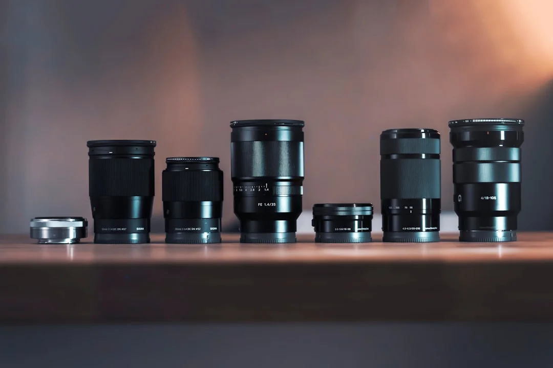 Seleção de oculares de telescópio para ajustar o aumento da observação.